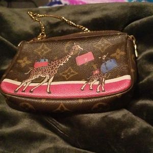Louis vuitton mini pouchette